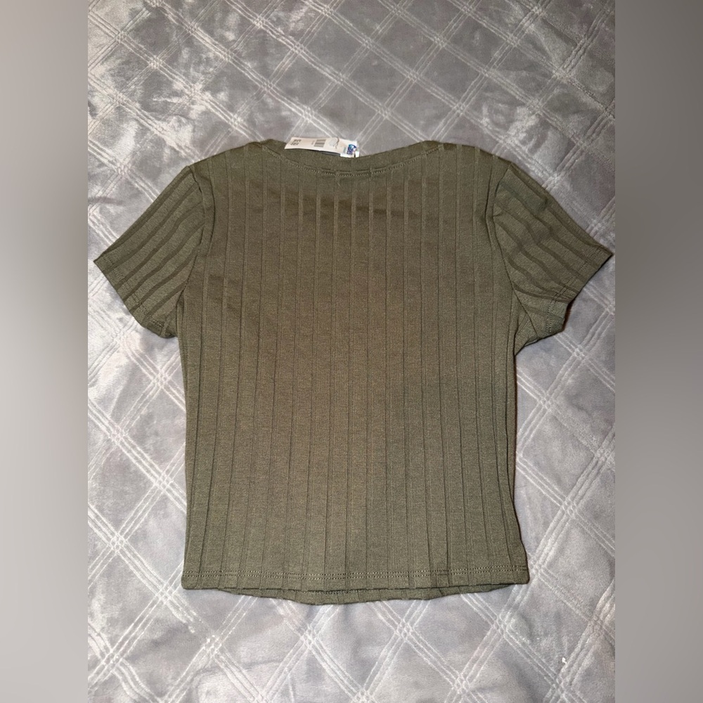 Bozzolo Olive Ribbed Short Sleeve Tee - Picture 2 of 3